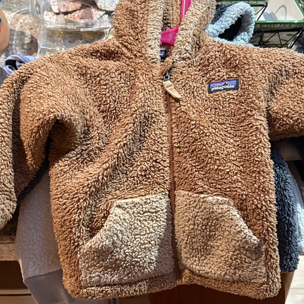 Patagonia Fuzzy Brown Bear Jacket - Picture 2 of 3